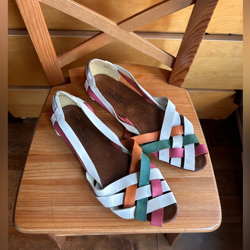 True Gem Vintage Braided Woven Leather Sandals - size 7 1/2 🩷🧡💚🤍